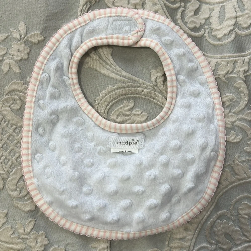 Mud Pie Flower Bib “isn’t she lovely”